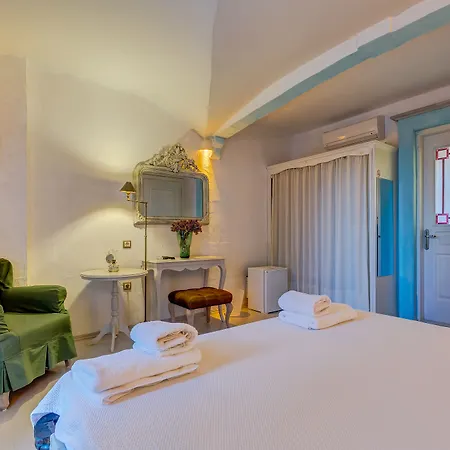 Otel Cunda Battalos Kuecuek 2*
